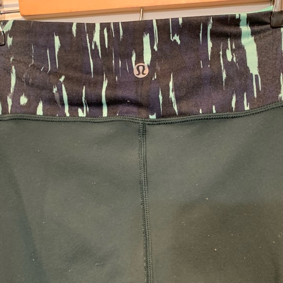 Lululemon Leggings REVERSIBLE 🔄 Forrest and Mint Green - Picture 10 of 10